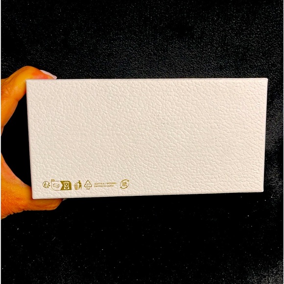 EMPTY SMALL WHITE & GOLD CHRISTIAN DIOR GIFT BOX - Picture 2 of 6